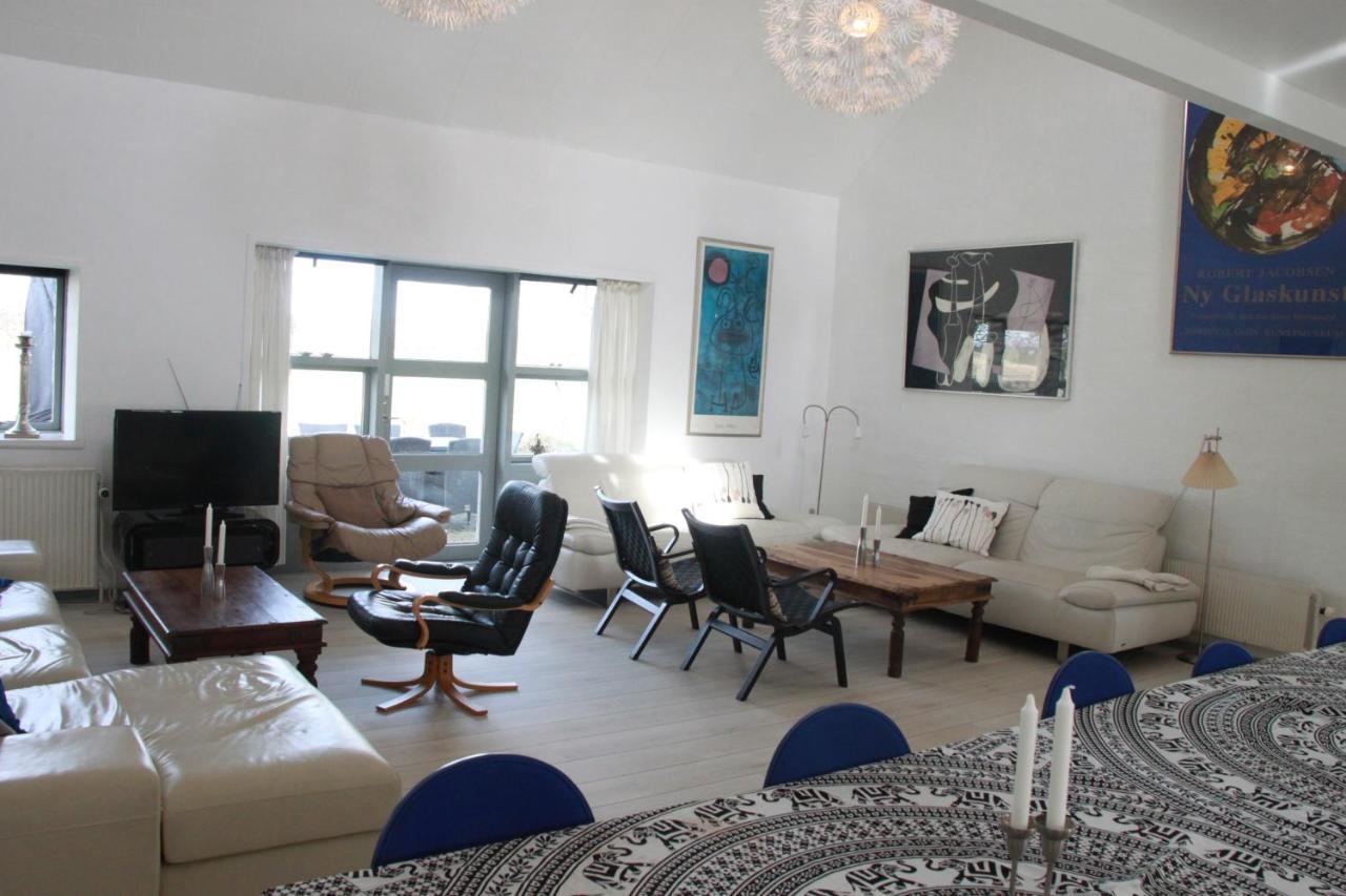 Rolso Retreat Villa Knebel ภายนอก รูปภาพ